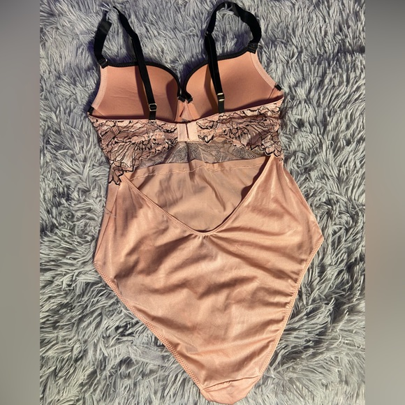 NWOT Peach Sexy Satin Teddy with black detail Sz S - Picture 4 of 10